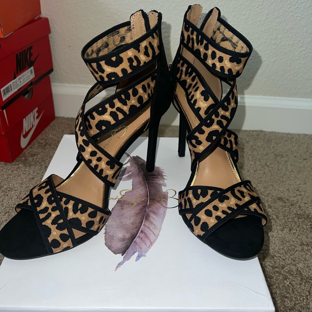 Jessica simpson heels size 9.5
